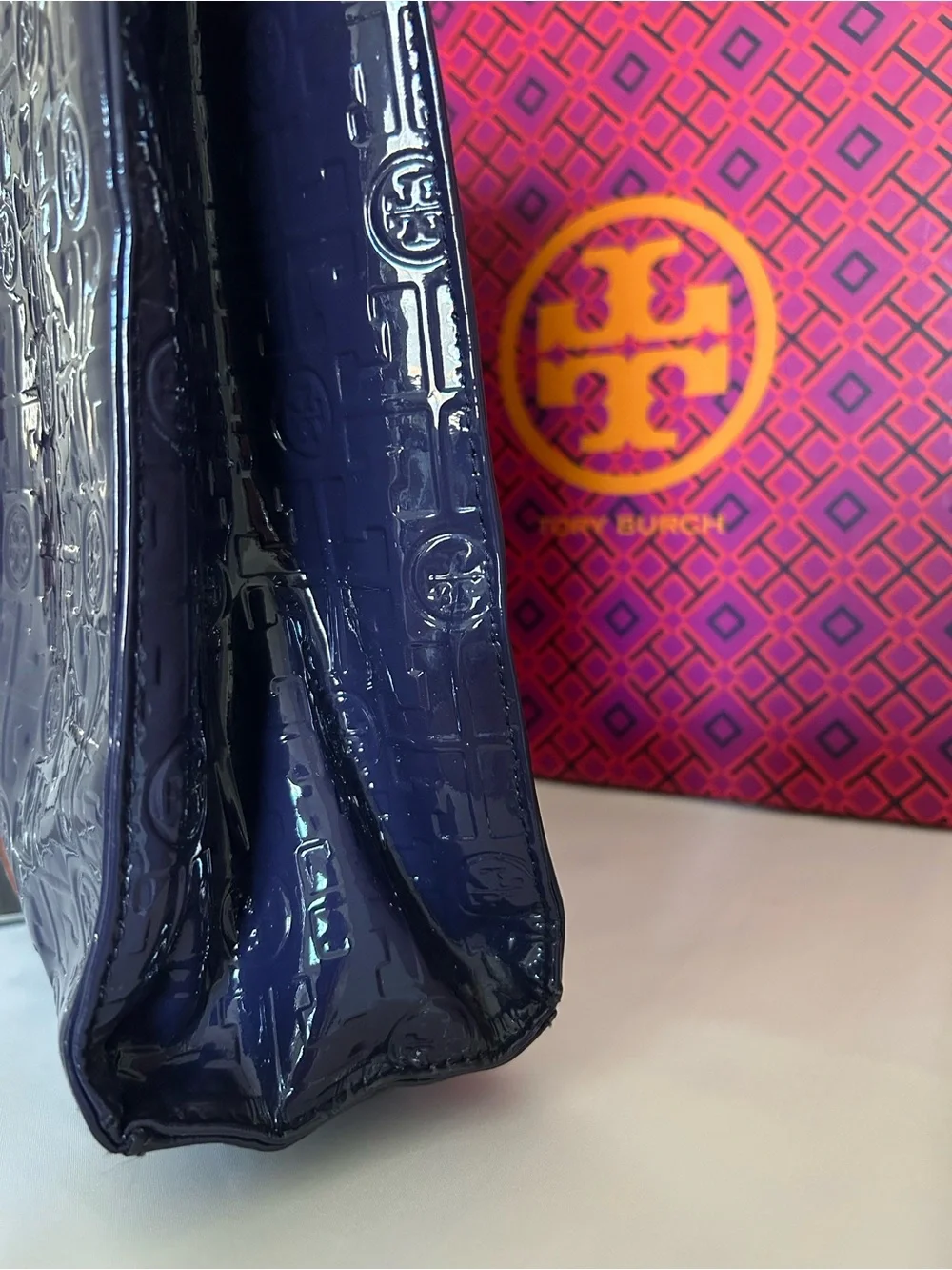💜Tory Burch💛Purple~Plum embossed Logo Patent Leather Tote w/Tan Trim & Goldtone